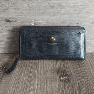 Marc Jacobs Zip Around Leather Wallet Clutch Card Slot  Black 8" × 4"